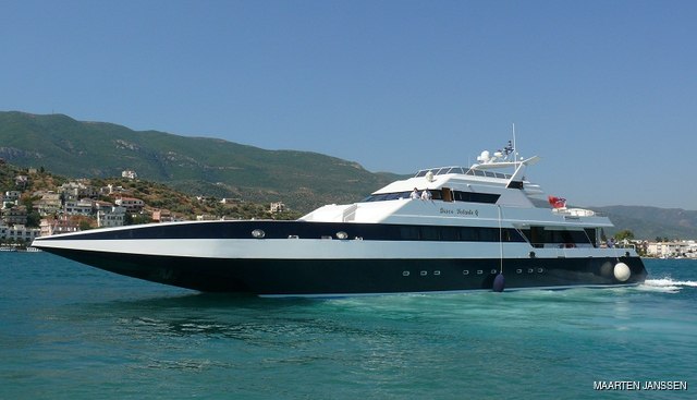 Disco Volante Gt Yacht T Craft Yacht Charter Fleet