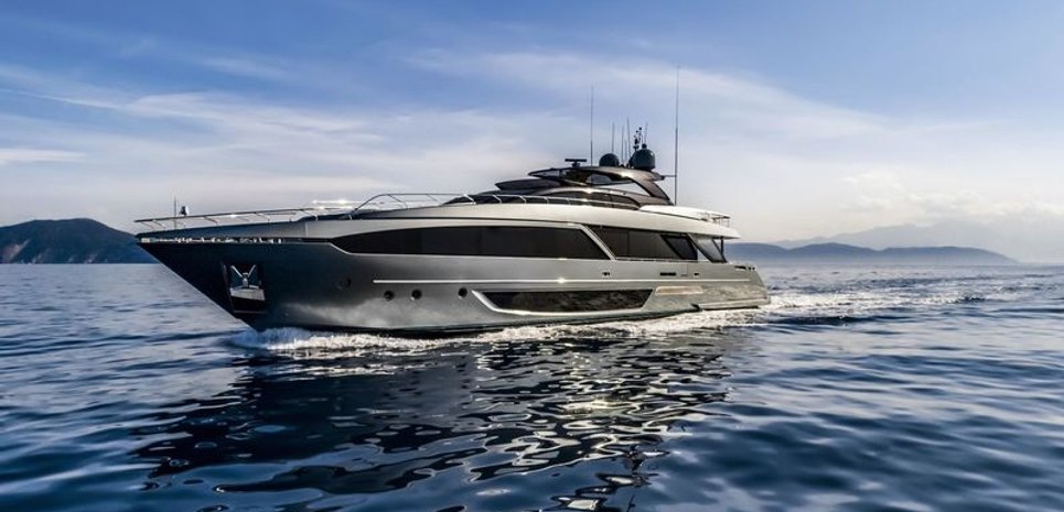 Dolcevita Charter Yacht