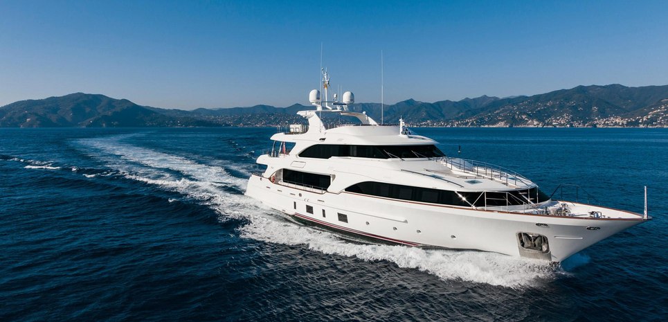 Dynar Charter Yacht