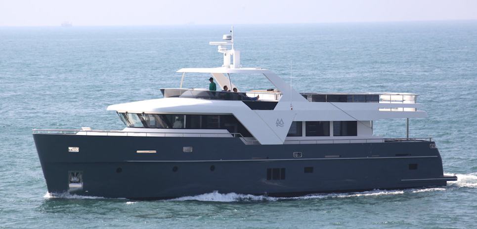 ecHo Charter Yacht
