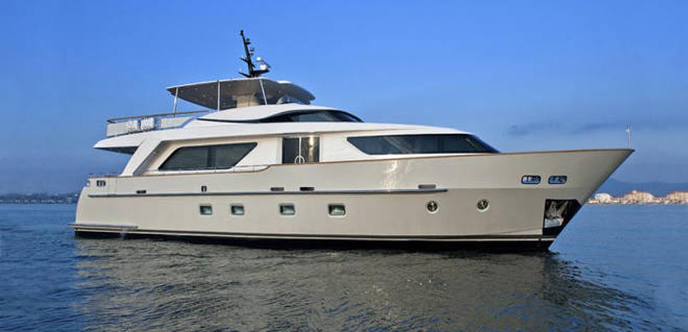 Elmo Charter Yacht