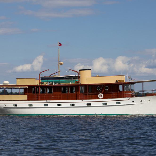 ENTICER Yacht Photos - Mathis Yacht Building | Yacht Charter Fleet