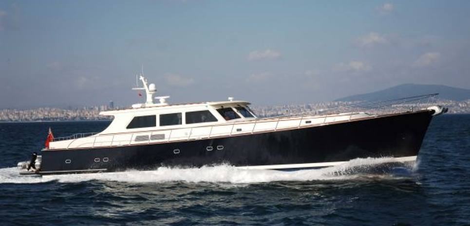 Essence of Cayman Charter Yacht