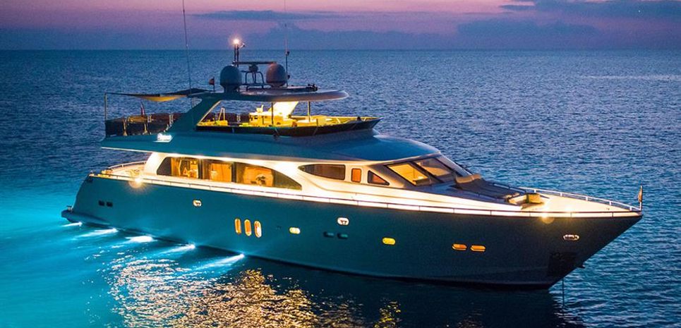 Etoupe Charter Yacht