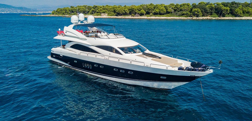Excelerate Z Charter Yacht