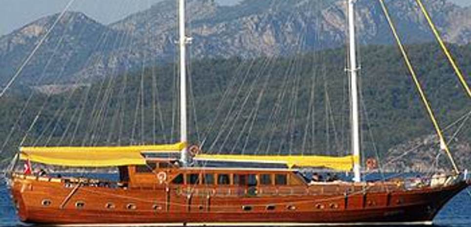 Felton I Charter Yacht