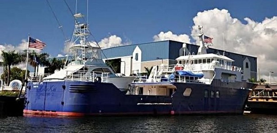 Flamingo Explorer Charter Yacht