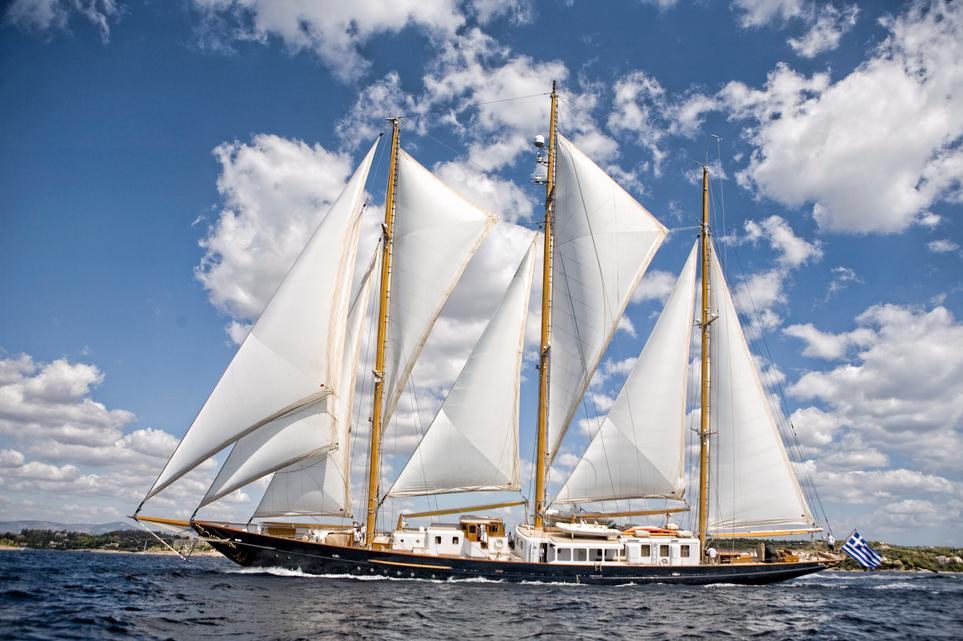 Fleurtje Charter Yacht