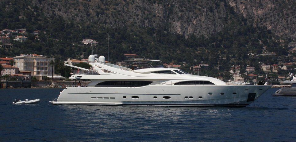 Gazou Charter Yacht
