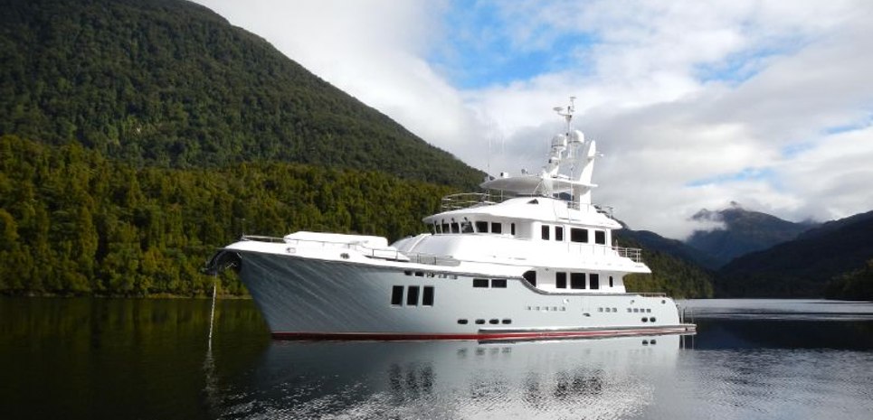 Gloria Maris Charter Yacht