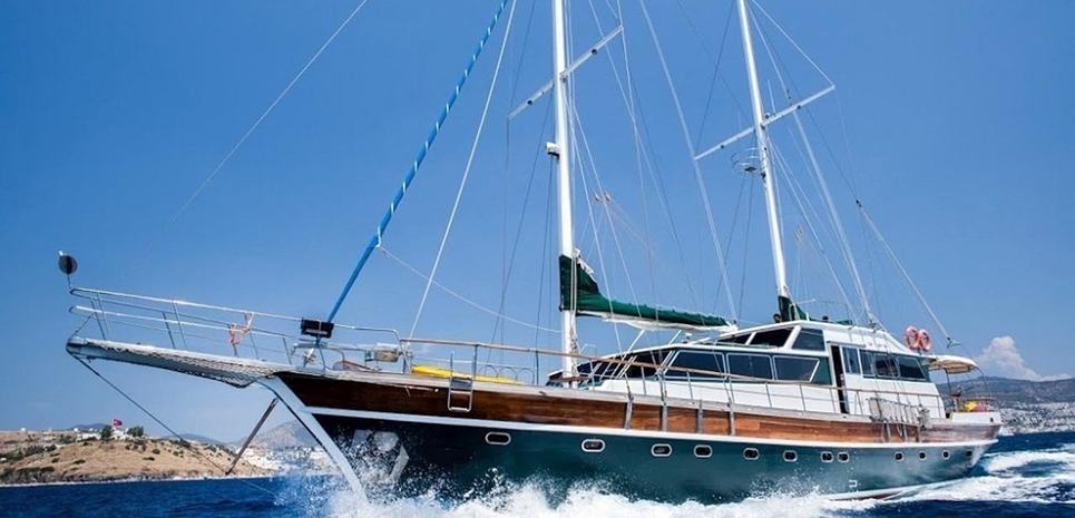 Golden Glory Charter Yacht