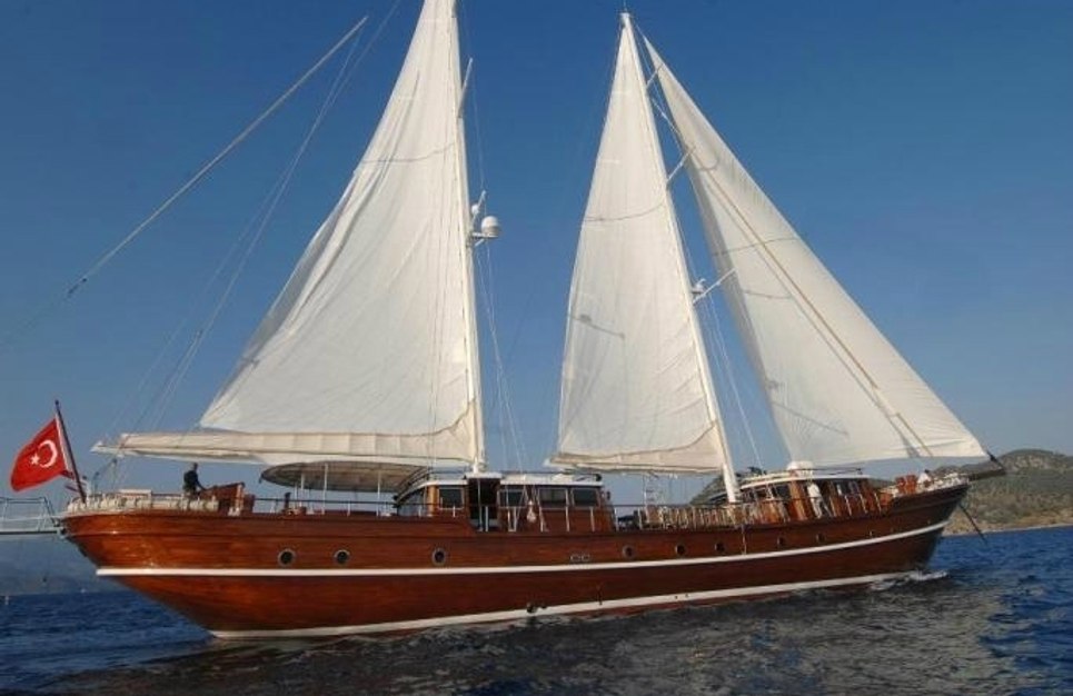 Goleta I Charter Yacht