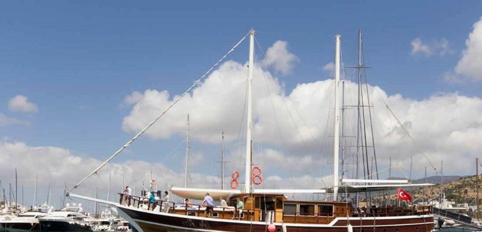 Harmonia Charter Yacht