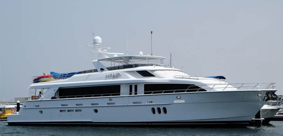 Hatteras 105 Charter Yacht