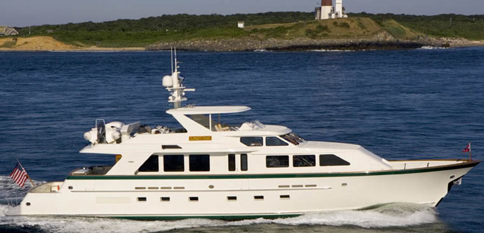 Hi Banx Charter Yacht