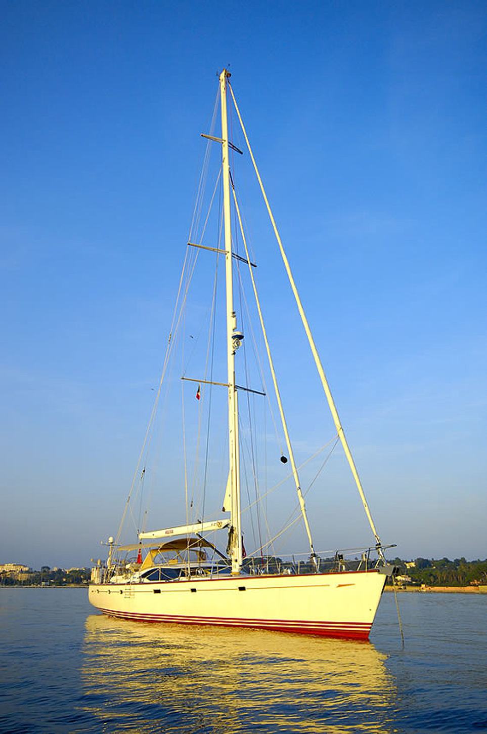 Holo Kai Charter Yacht