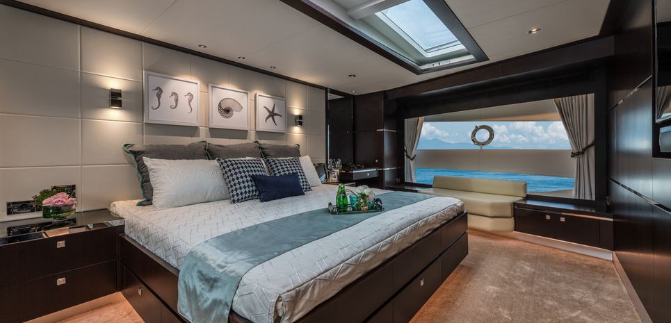 Horizon FD85/04 Charter Yacht