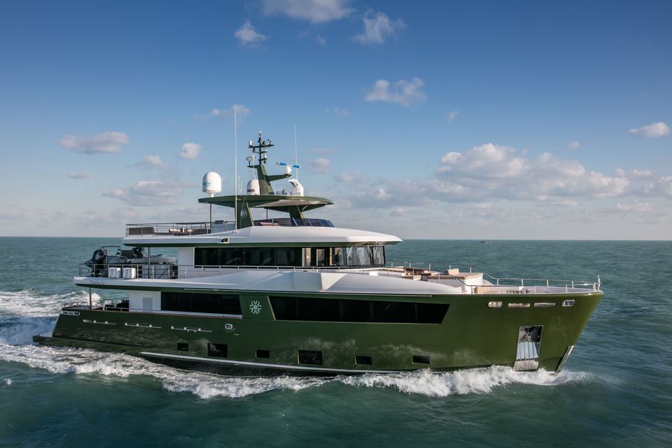 Hyhma Charter Yacht