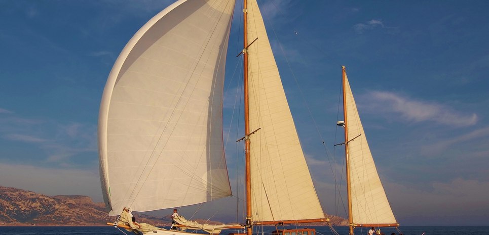 Hyige Charter Yacht