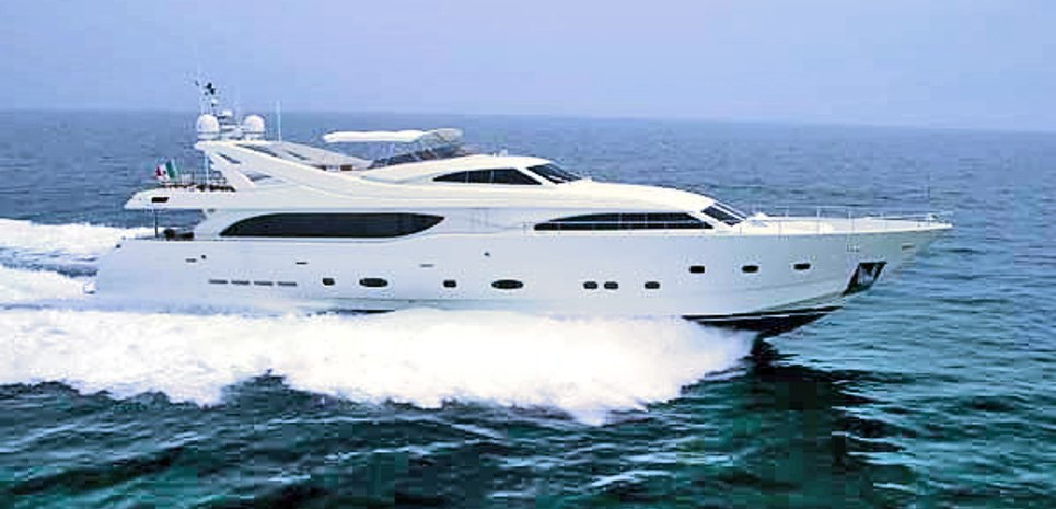 Intimis Charter Yacht