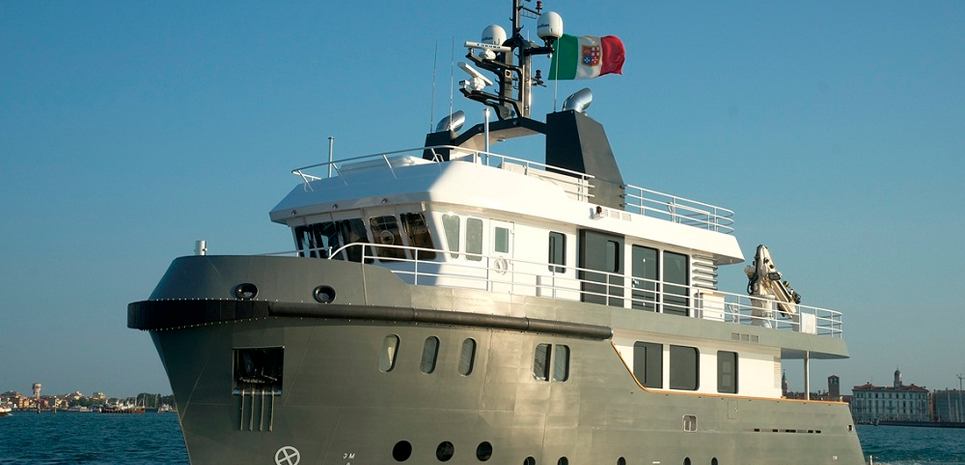Irie Man Charter Yacht