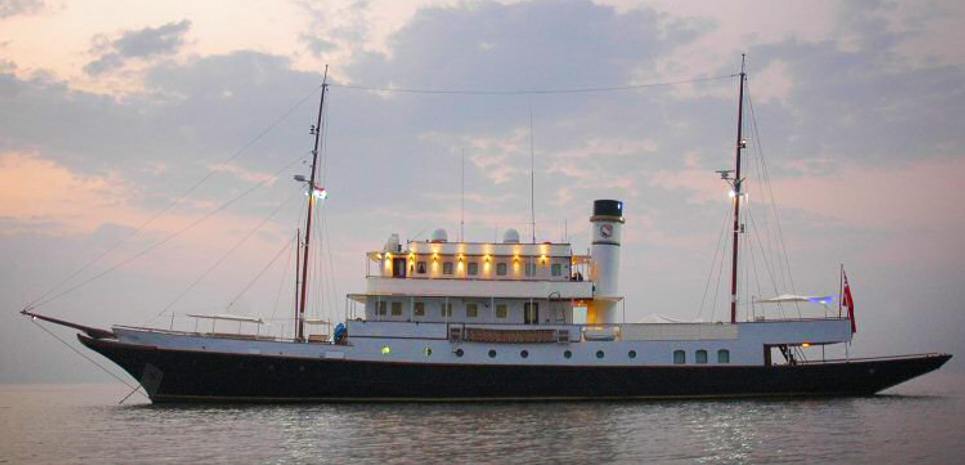 Kalizma Charter Yacht