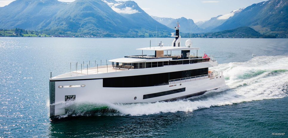 Kamino Charter Yacht