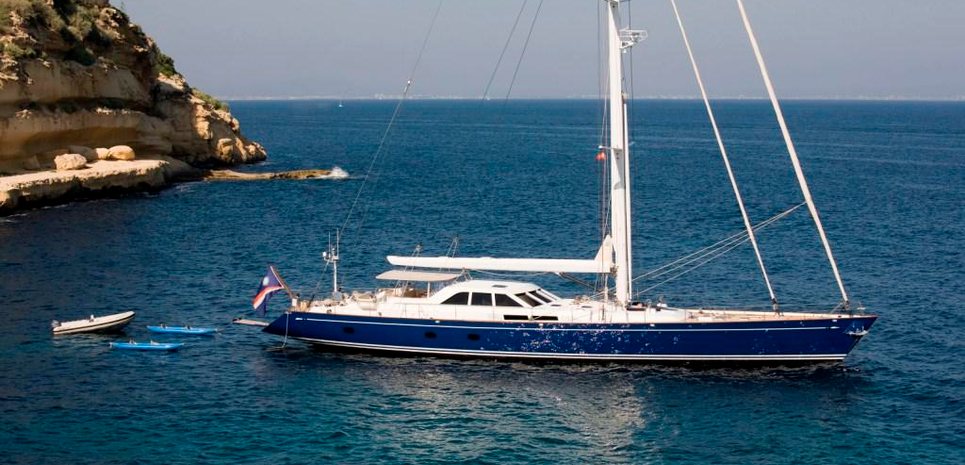 Kawil Charter Yacht