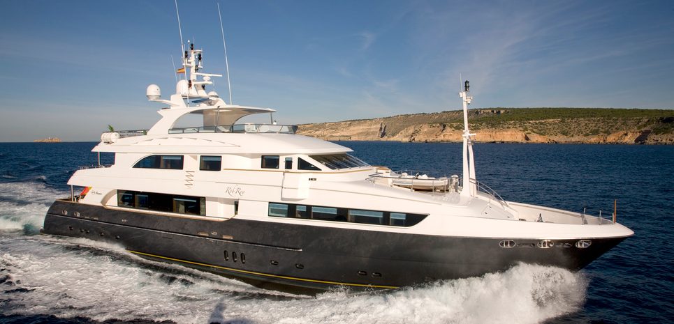 Komokwa Charter Yacht