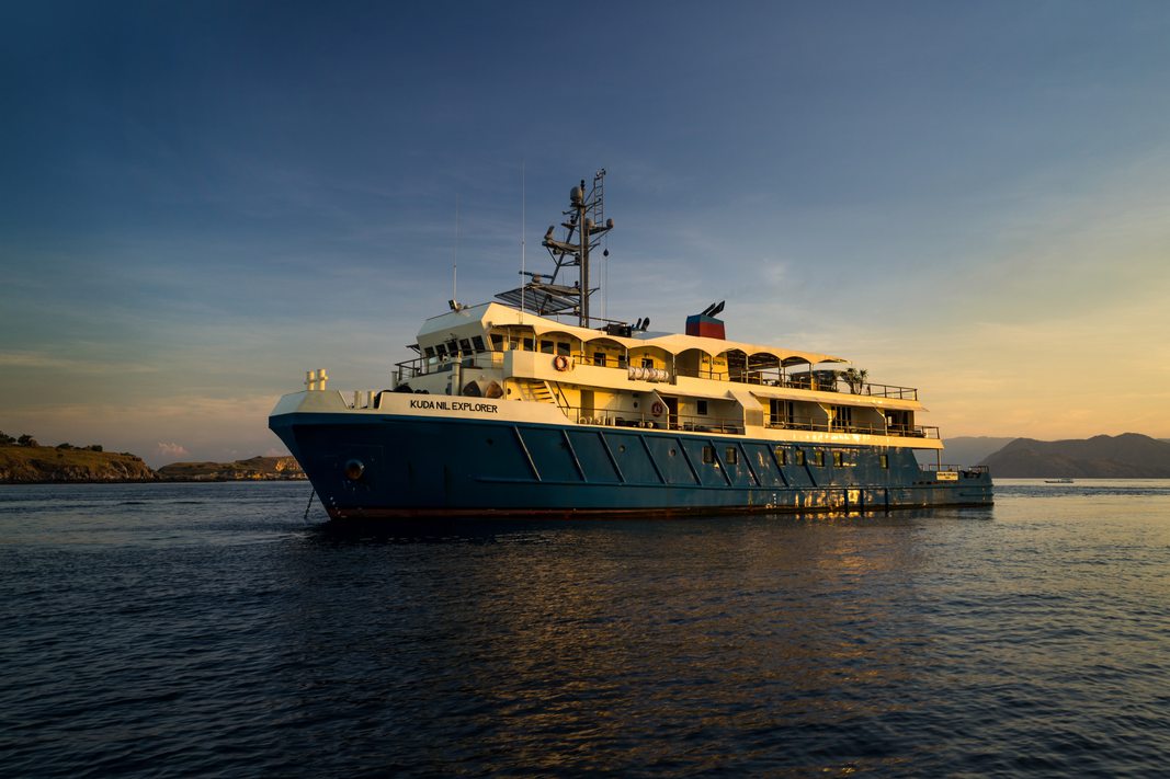 Kudanil Explorer Charter Yacht
