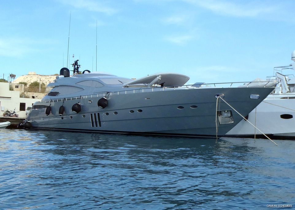 La Cima III Charter Yacht