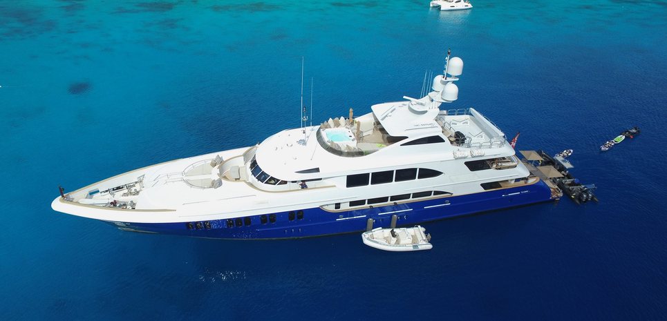 La Dea II Charter Yacht