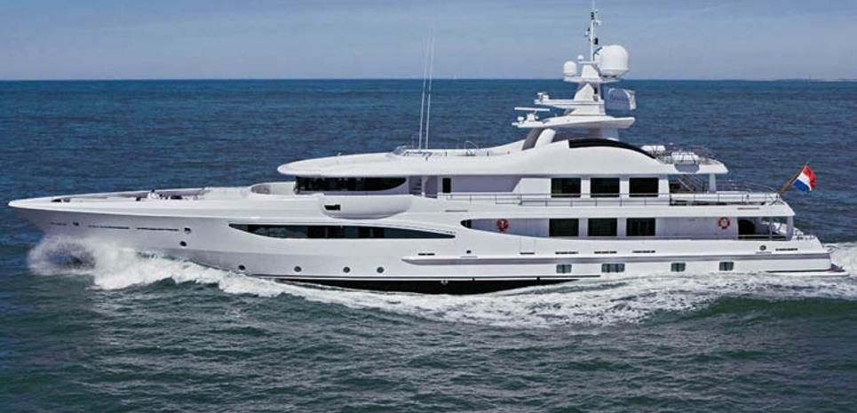 La Mirage Charter Yacht