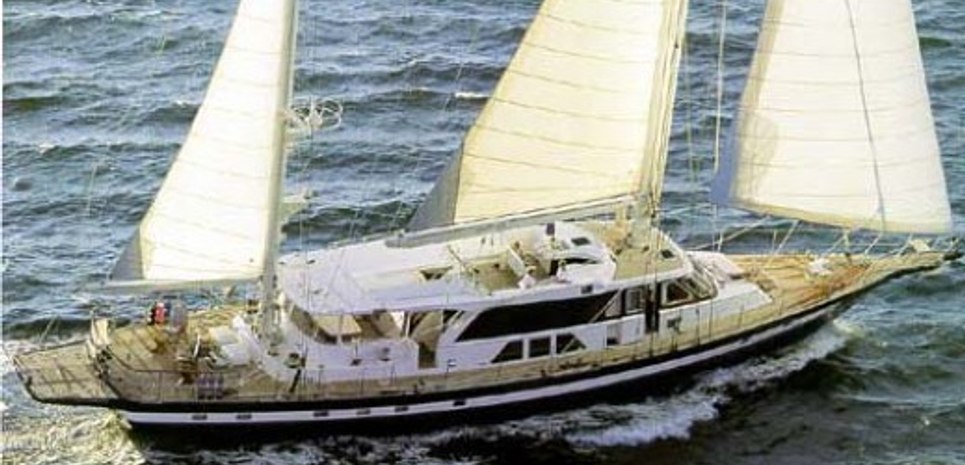 La Perla Charter Yacht