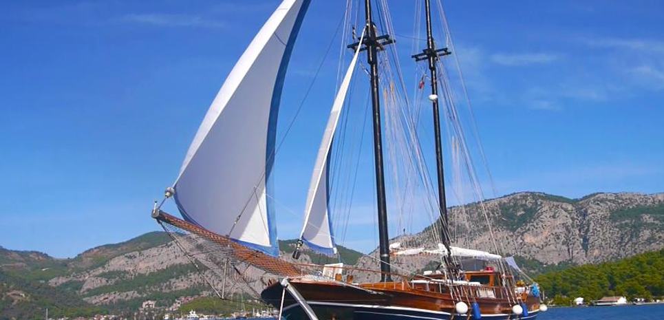 Lady Sovereign II Charter Yacht