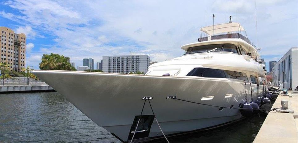 Las Morochas Charter Yacht