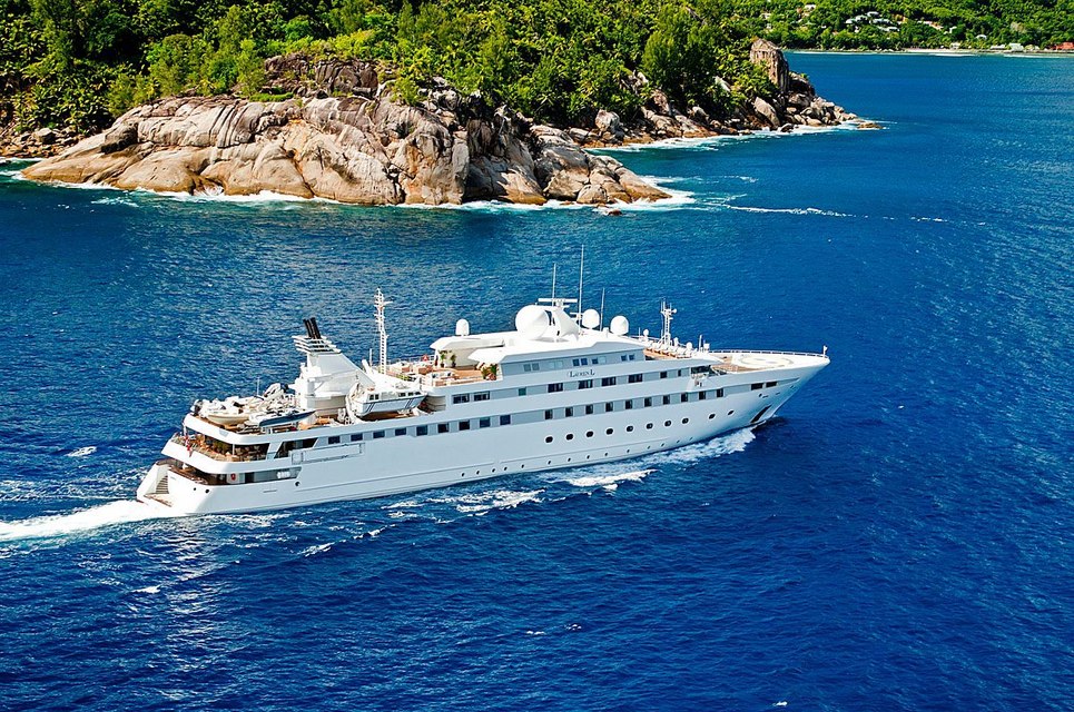 Lauren L Charter Yacht