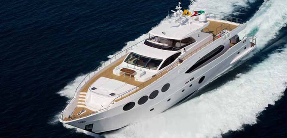 Le Must Charter Yacht