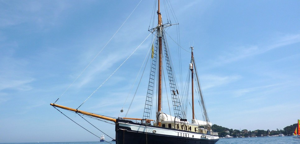 Le Rosa Charter Yacht