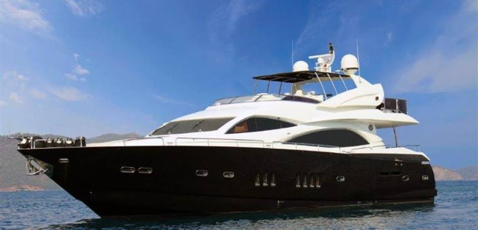 Leading Fearlessly Charter Yacht