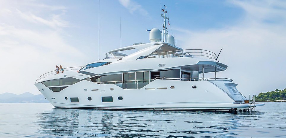 Legende Charter Yacht