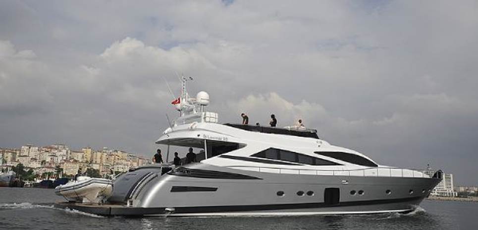 Leomar 95 Charter Yacht