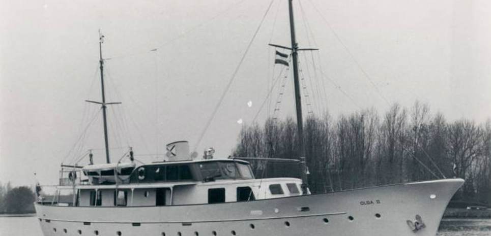 Leonardo Charter Yacht