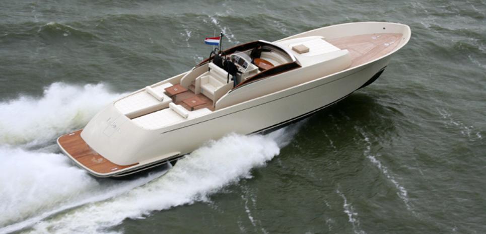 Lo Rider Charter Yacht