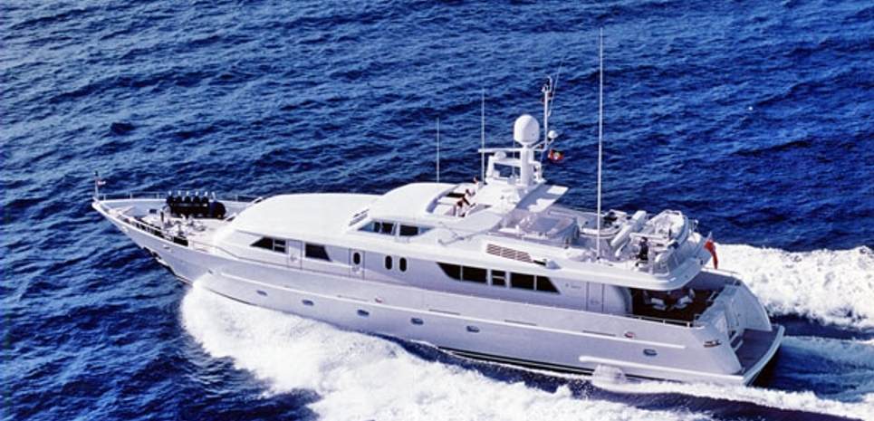 Lola D Charter Yacht