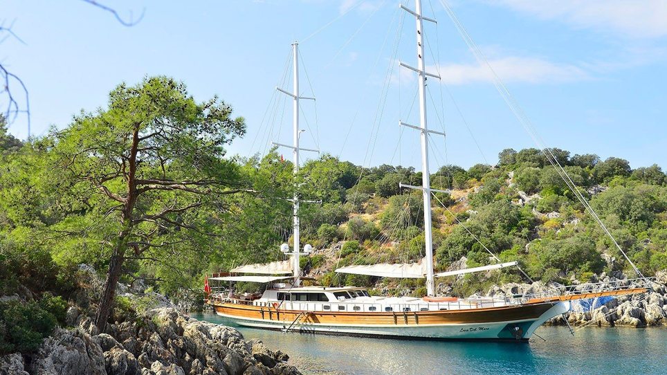 Luce Del Mare Charter Yacht