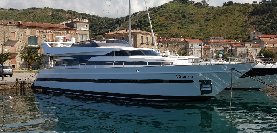 Mablu Charter Yacht