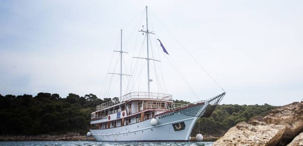 Magellan Charter Yacht