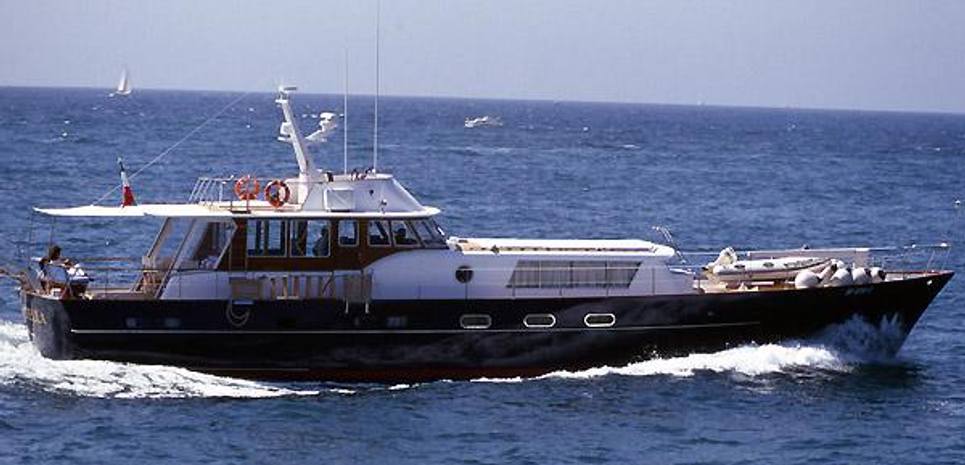 Magica Stella Charter Yacht