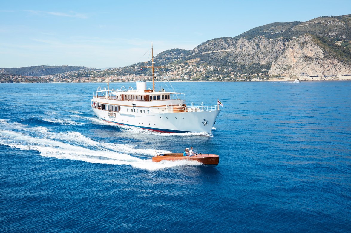 Malahne Charter Yacht